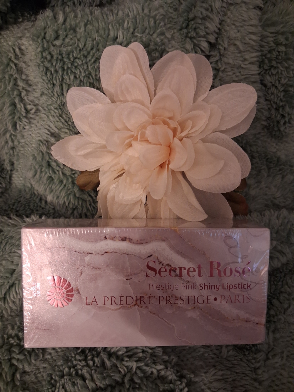 Secret Rose Prestige Pink Shiny Lipstick -
